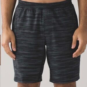 Lululemon Pace Breaker Short 9” Men’s M – Less Space Black Dark Slate Athletic